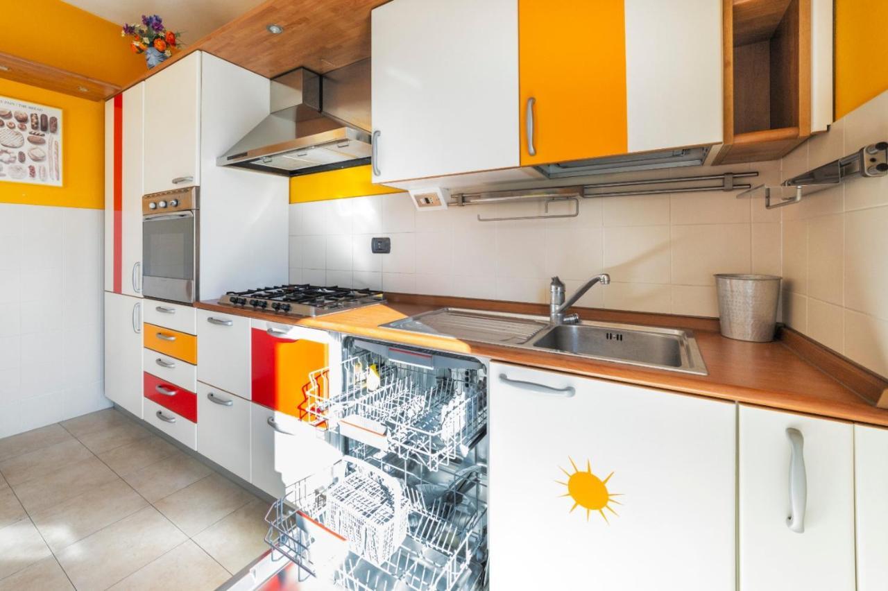 Milano Rogoredo Apartment With Garage Exterior photo
