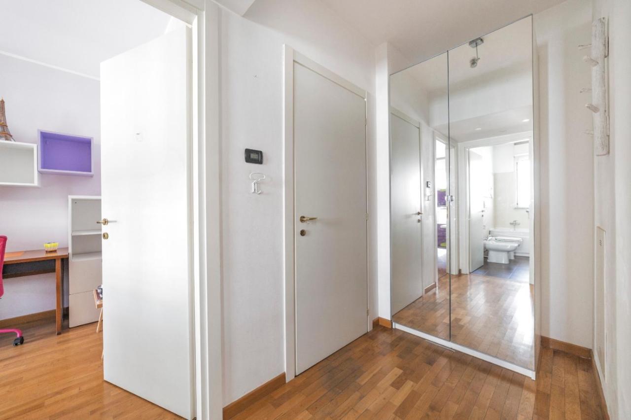 Milano Rogoredo Apartment With Garage Exterior photo